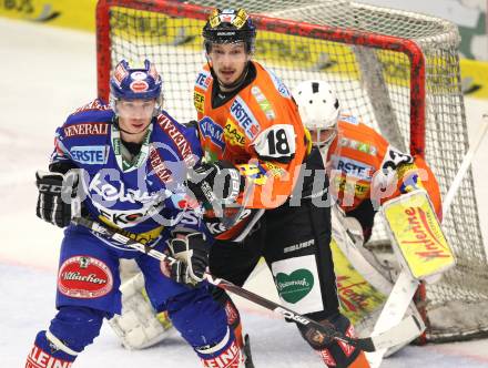 EBEL. Eishockey Bundesliga. EC Rekord Fenster VSV gegen Graz 99ers.  Marco Pewal (VSV),  Robert Lembacher, Frederic Cloutier (Graz). Villach, am 14.2.2012.
Foto: Kuess 


---
pressefotos, pressefotografie, kuess, qs, qspictures, sport, bild, bilder, bilddatenbank