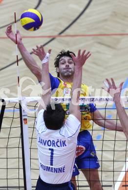 Volleyball. MEVZA. SK Aich/Dob gegen VK Chemes Humenne. Ivaylo Barutov (Aich/Dob), (Humenne). Bleiburg, am 15.2.2012.
Foto: Kuess 


---
pressefotos, pressefotografie, kuess, qs, qspictures, sport, bild, bilder, bilddatenbank