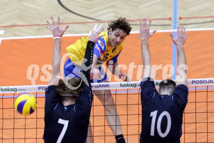 Volleyball. Austrian Volley League. AVL. SK Aich Dob gegen VBK Kelag Woerthersee Loewen. Ivaylo Barutov, James Battiston, (Aich/Dob), Brennon Dyer  (VBK). Bleiburg, 18.2.2012.
Foto: Kuess
---
pressefotos, pressefotografie, kuess, qs, qspictures, sport, bild, bilder, bilddatenbank