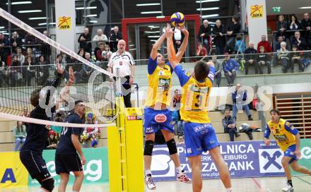 Volleyball. Austrian Volley League. AVL. SK Aich Dob gegen VBK Kelag Woerthersee Loewen. Rok Satler, Michal Hruska, Ivaylo Barutov (Aich/Dob). Bleiburg, 18.2.2012.
Foto: Kuess
---
pressefotos, pressefotografie, kuess, qs, qspictures, sport, bild, bilder, bilddatenbank