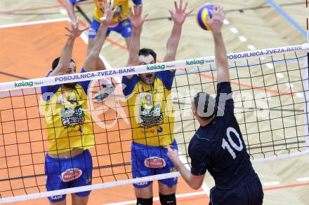 Volleyball. Austrian Volley League. AVL. SK Aich Dob gegen VBK Kelag Woerthersee Loewen. Stoyko Nenchev, Andrej Grut, (Aich/Dob), Brennon Dyer  (VBK). Bleiburg, 18.2.2012.
Foto: Kuess
---
pressefotos, pressefotografie, kuess, qs, qspictures, sport, bild, bilder, bilddatenbank