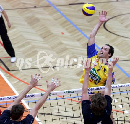 Volleyball. Austrian Volley League. AVL. SK Aich Dob gegen VBK Kelag Woerthersee Loewen. Allan Van De Loo (Aich/Dob). Bleiburg, 18.2.2012.
Foto: Kuess
---
pressefotos, pressefotografie, kuess, qs, qspictures, sport, bild, bilder, bilddatenbank