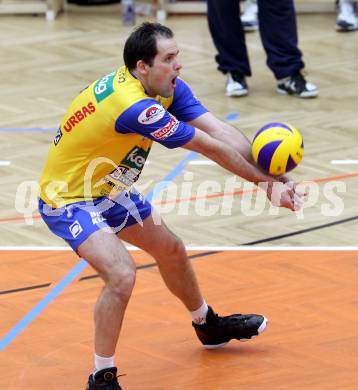 Volleyball. Austrian Volley League. AVL. SK Aich Dob gegen VBK Kelag Woerthersee Loewen. Allan Van De Loo (Aich/Dob). Bleiburg, 18.2.2012.
Foto: Kuess
---
pressefotos, pressefotografie, kuess, qs, qspictures, sport, bild, bilder, bilddatenbank