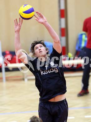 Volleyball. Austrian Volley League. AVL. SK Aich Dob gegen VBK Kelag Woerthersee Loewen. Jeffrey Zornig (VBK). Bleiburg, 18.2.2012.
Foto: Kuess
---
pressefotos, pressefotografie, kuess, qs, qspictures, sport, bild, bilder, bilddatenbank