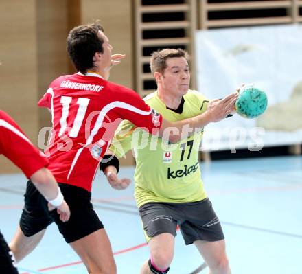 Handball. Bundesliga. HCK 59 Kaernten gegen UHC Gaenserndorf. Florian Pontasch-Mueller (HCK), Ernest Masaryk (Gaenserndorf). Klagenfurt, 25.2.2012
Foto: Kuess 
---
pressefotos, pressefotografie, kuess, qs, qspictures, sport, bild, bilder, bilddatenbank