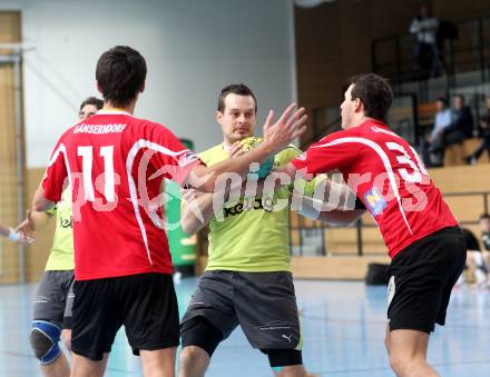 Handball. Bundesliga. HCK 59 Kaernten gegen UHC Gaenserndorf. Patrick Jochum (HCK),  Ernest Masaryk, Martin Toth (Gaenserndorf). Klagenfurt, 25.2.2012
Foto: Kuess 
---
pressefotos, pressefotografie, kuess, qs, qspictures, sport, bild, bilder, bilddatenbank