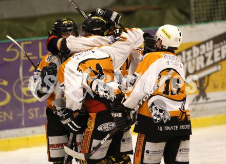 Eishockey CHL. Carinthian Hokey League. USC Velden gegen UECR Huben. Torjubel (Velden). Velden, am 25.2.2012.
Foto: Kuess
---
pressefotos, pressefotografie, kuess, qs, qspictures, sport, bild, bilder, bilddatenbank