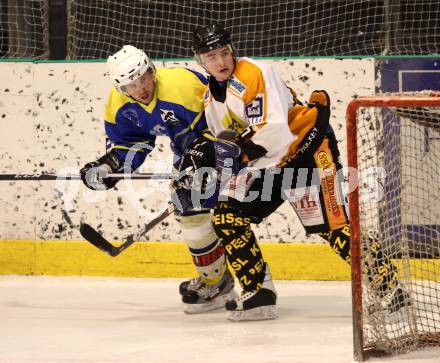 Eishockey CHL. Carinthian Hokey League. USC Velden gegen UECR Huben. Florian Rutter (Velden), Jiri Broz (Huben). Velden, am 25.2.2012.
Foto: Kuess
---
pressefotos, pressefotografie, kuess, qs, qspictures, sport, bild, bilder, bilddatenbank