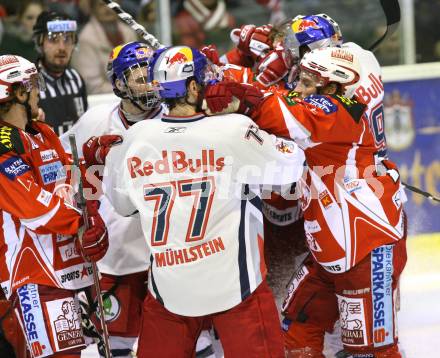 EBEL. Eishockey Bundesliga. KAC gegen EC Red Bull Salzburg. Rauferei KALT Dieter (KAC), MueHLSTEIN Florian (Salzburg). Klagenfurt, am 26.2.2012.
Foto: Kuess

---
pressefotos, pressefotografie, kuess, qs, qspictures, sport, bild, bilder, bilddatenbank