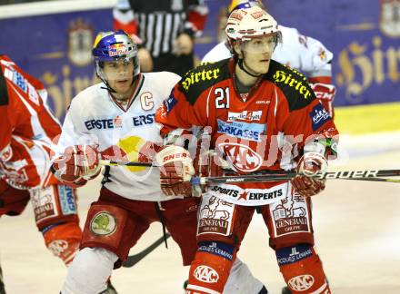 EBEL. Eishockey Bundesliga. KAC gegen EC Red Bull Salzburg. GEIER Manuel (KAC), TRATTNIG Matthias (Salzburg). Klagenfurt, am 26.2.2012.
Foto: Kuess

---
pressefotos, pressefotografie, kuess, qs, qspictures, sport, bild, bilder, bilddatenbank