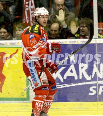 EBEL. Eishockey Bundesliga. KAC gegen EC Red Bull Salzburg. Torjubel HOLZER Nikolaus. Klagenfurt, am 26.2.2012.
Foto: Kuess

---
pressefotos, pressefotografie, kuess, qs, qspictures, sport, bild, bilder, bilddatenbank
