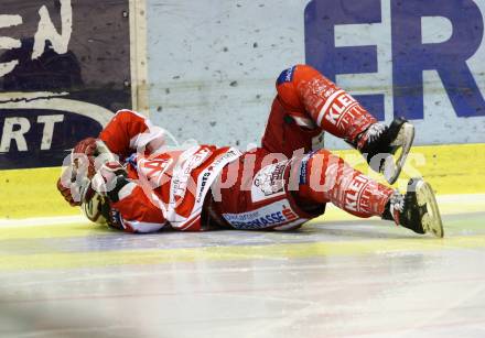 EBEL. Eishockey Bundesliga. KAC gegen EC Red Bull Salzburg. KIRISITS Johannes verletzt (KAC). Klagenfurt, am 26.2.2012.
Foto: Kuess

---
pressefotos, pressefotografie, kuess, qs, qspictures, sport, bild, bilder, bilddatenbank