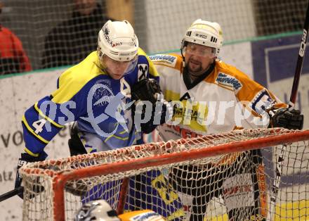 Eishockey CHL. Carinthian Hokey League. USC Velden gegen UECR Huben. Josef Sulzbacher (Velden), Clemens Riepler (Huben). Velden, am 25.2.2012.
Foto: Kuess
---
pressefotos, pressefotografie, kuess, qs, qspictures, sport, bild, bilder, bilddatenbank