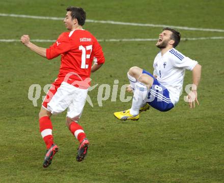 Fussball Laenderspiel. Oesterreich gegen Finnland. Markus Suttner, j (Oesterreich), Perparim Hetema (Finnland). Klagenfurt Woerthersee Stadion, 29.2.2012.
Foto: Kuess

---
pressefotos, pressefotografie, kuess, qs, qspictures, sport, bild, bilder, bilddatenbank