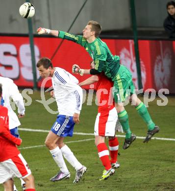 Fussball Laenderspiel. Oesterreich gegen Finnland. Erwin Hoffer,  (Oesterreich), Njazi Kugi, Lukas Hradecky (Finnland). Klagenfurt Woerthersee Stadion, 29.2.2012.
Foto: Kuess

---
pressefotos, pressefotografie, kuess, qs, qspictures, sport, bild, bilder, bilddatenbank