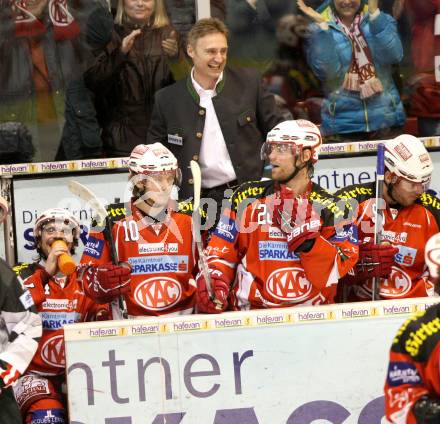 EBEL. Eishockey Bundesliga. KAC gegen EC Red Bull Salzburg. Jubel Christian Weber (KAC). Klagenfurt, am 1.3.2012.
Foto: Kuess

---
pressefotos, pressefotografie, kuess, qs, qspictures, sport, bild, bilder, bilddatenbank