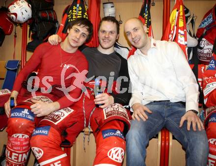 EBEL. Eishockey Bundesliga. KAC gegen EC Red Bull Salzburg. HERRNEGGER Lucas, GEIER Stefan, Herbert Ratz  (KAC). Klagenfurt, am 1.3.2012.
Foto: Kuess

---
pressefotos, pressefotografie, kuess, qs, qspictures, sport, bild, bilder, bilddatenbank