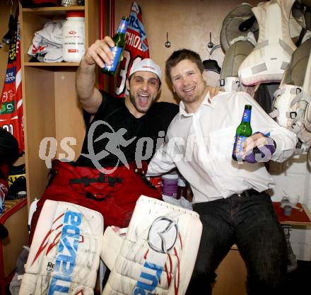 EBEL. Eishockey Bundesliga. KAC gegen EC Red Bull Salzburg. CHIODO Andy, Furey Kirk  (KAC). Klagenfurt, am 1.3.2012.
Foto: Kuess

---
pressefotos, pressefotografie, kuess, qs, qspictures, sport, bild, bilder, bilddatenbank