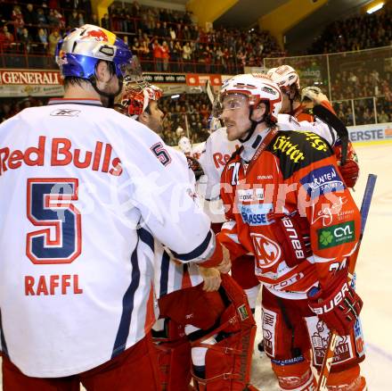 EBEL. Eishockey Bundesliga. KAC gegen EC Red Bull Salzburg. KALT Dieter (KAC), RAFFL Thomas (Salzburg). Klagenfurt, am 1.3.2012.
Foto: Kuess

---
pressefotos, pressefotografie, kuess, qs, qspictures, sport, bild, bilder, bilddatenbank