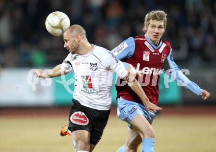 Fussball. Erste Liga.  WAC/St. Andrae gegen BW Linz. Stephan Stueckler,  (WAC), Simon Piesinger (Linz). Wolfsberg, 2.3.2012. 
Foto: Kuess

---
pressefotos, pressefotografie, kuess, qs, qspictures, sport, bild, bilder, bilddatenbank