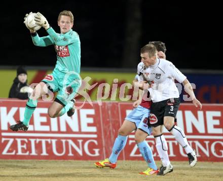 Fussball. Erste Liga.  WAC/St. Andrae gegen BW Linz. Christian Dobnik, Manuel Kerhe (WAC). Wolfsberg, 2.3.2012. 
Foto: Kuess

---
pressefotos, pressefotografie, kuess, qs, qspictures, sport, bild, bilder, bilddatenbank