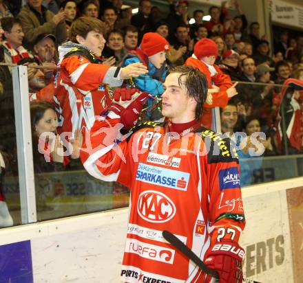 EBEL. Eishockey Bundesliga. KAC gegen EC Red Bull Salzburg. Hundertpfund Thomas  (KAC). Klagenfurt, am 1.3.2012.
Foto: Kuess

---
pressefotos, pressefotografie, kuess, qs, qspictures, sport, bild, bilder, bilddatenbank