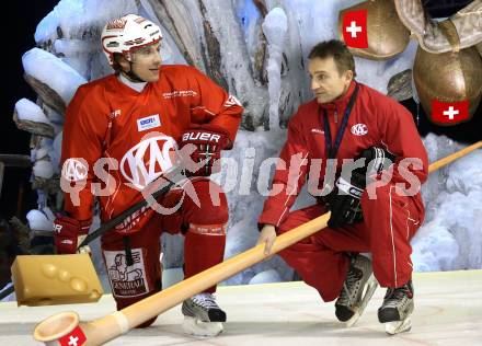 EBEL. Eishockey Bundesliga. KAC. Training. Trainer Christian Weber, Dieter Kalt. Klagenfurt, am 13.2.2012.
Foto: Kuess

---
pressefotos, pressefotografie, kuess, qs, qspictures, sport, bild, bilder, bilddatenbank