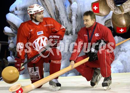 EBEL. Eishockey Bundesliga. KAC. Training. Trainer Christian Weber, Dieter Kalt. Klagenfurt, am 13.2.2012.
Foto: Kuess

---
pressefotos, pressefotografie, kuess, qs, qspictures, sport, bild, bilder, bilddatenbank