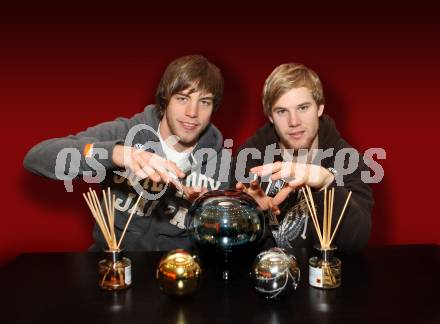 Eishockey. KAC. Thomas Hundertpfund, Markus Pirmann. Klagenfurt, 12.1.2012.
Foto: Kuess
---
pressefotos, pressefotografie, kuess, qs, qspictures, sport, bild, bilder, bilddatenbank