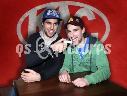 Eishockey. KAC. Martin und Stefan Schumnig. Klagenfurt, 23.1.2012.
Foto: Kuess
---
pressefotos, pressefotografie, kuess, qs, qspictures, sport, bild, bilder, bilddatenbank