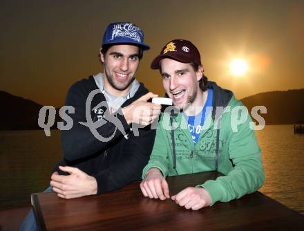 Eishockey. KAC. Martin und Stefan Schumnig. Klagenfurt, 23.1.2012.
Foto: Kuess
---
pressefotos, pressefotografie, kuess, qs, qspictures, sport, bild, bilder, bilddatenbank