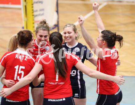 Volleyball BUndesliga. WVL. ATSC Wildcats gegen VC Tirol. Jubel (Wildcats). Klagenfurt, 22.2.2012.
Foto: Kuess
---
pressefotos, pressefotografie, kuess, qs, qspictures, sport, bild, bilder, bilddatenbank