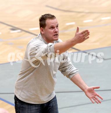 Volleyball BUndesliga. WVL. ATSC Wildcats gegen VC Tirol. Trainer Casar Jose (Wildcats). Klagenfurt, 22.2.2012.
Foto: Kuess
---
pressefotos, pressefotografie, kuess, qs, qspictures, sport, bild, bilder, bilddatenbank