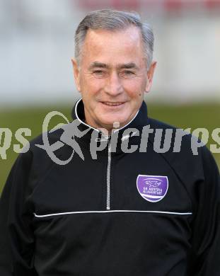 Fussball. Regionalliga. Sk Austria Klagenfurt. Mannschaftsfoto. Co-Trainer Josef Thuller.. Klagenfurt, am 2.3.2012.
Foto: Kuess

---
pressefotos, pressefotografie, kuess, qs, qspictures, sport, bild, bilder, bilddatenbank