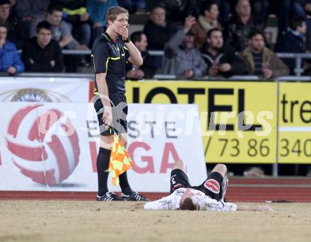 Fussball. Erste Liga.  WAC/St. Andrae gegen BW Linz. Manuel Kerhe, Schiedsrichter Assistent (WAC). Wolfsberg, 2.3.2012. 
Foto: Kuess

---
pressefotos, pressefotografie, kuess, qs, qspictures, sport, bild, bilder, bilddatenbank