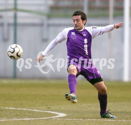 Fussball Testspiel. Sk Austria Klagenfurt gegen Spittal/Drau. Almedin Hota (Klagenfurt). Klagenfurt, am 2.3.2012.
Foto: Kuess

---
pressefotos, pressefotografie, kuess, qs, qspictures, sport, bild, bilder, bilddatenbank