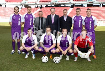 Fussball Testspiel. SK Austria Klagenfurt, Alen Skoro, Boris Huettenbrenner, Matthuas Dollinger, Peter Svetits, Trainer Dietmar Thuller, Michael Tschemernjak, Sandro Gotal, Drazen Savic, Elias Wagner, Christoph Mattes, Markus Heil. Klagenfurt, am 2.3.2012.
Foto: Kuess

---
pressefotos, pressefotografie, kuess, qs, qspictures, sport, bild, bilder, bilddatenbank