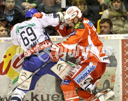 EBEL. Eishockey Bundesliga. KAC gegen KHL Medvescak Zagreb. Johannes Kirisits, (KAC), Dominik Kanaet (Zagreb). Klagenfurt, am 8.3.2012.
Foto: Kuess

---
pressefotos, pressefotografie, kuess, qs, qspictures, sport, bild, bilder, bilddatenbank