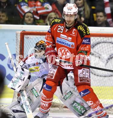 EBEL. Eishockey Bundesliga. KAC gegen KHL Medvescak Zagreb. Christoph Brandner,  (KAC), Robert Kristan (Zagreb). Klagenfurt, am 8.3.2012.
Foto: Kuess

---
pressefotos, pressefotografie, kuess, qs, qspictures, sport, bild, bilder, bilddatenbank