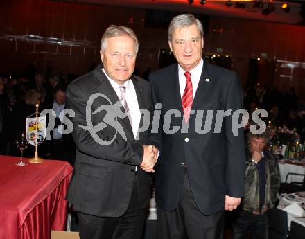 Fussball. Hauptversammlung Kaerntner Fussballverband. Leo Windtner, Werner Lippitz. Velden, am 9.3.2012.
Foto: Kuess
---
pressefotos, pressefotografie, kuess, qs, qspictures, sport, bild, bilder, bilddatenbank