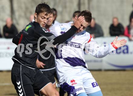 Fussball Regionalliga. SAK gegen St. Florian. Darijo Biscan (SAK), Ewald Huber (St. Florian). Klagenfurt, am 10.3.2012.
Foto: Kuess
---
pressefotos, pressefotografie, kuess, qs, qspictures, sport, bild, bilder, bilddatenbank