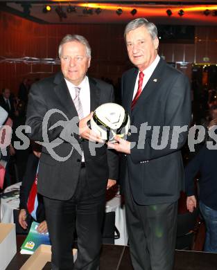 Fussball. Hauptversammlung Kaerntner Fussballverband. Leo Windtner, Werner Lippitz. Velden, am 9.3.2012.
Foto: Kuess
---
pressefotos, pressefotografie, kuess, qs, qspictures, sport, bild, bilder, bilddatenbank