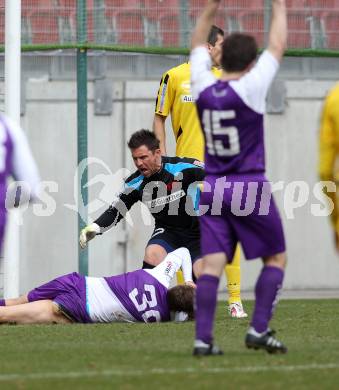 Fussball. Regionalliga.  SK Austria Klagenfurt gegen Pasching. Boris Huettenbrenner,  Torjubel Austria (Klagenfurt), Hans Peter Berger, (Pasching). Klagenfurt, 11.3.2012. 
Foto: Kuess

---
pressefotos, pressefotografie, kuess, qs, qspictures, sport, bild, bilder, bilddatenbank