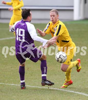 Fussball. Regionalliga.  SK Austria Klagenfurt gegen Pasching. Matthias Dollinger,  (Klagenfurt), Daniel Sobkova (Pasching). Klagenfurt, 11.3.2012. 
Foto: Kuess

---
pressefotos, pressefotografie, kuess, qs, qspictures, sport, bild, bilder, bilddatenbank