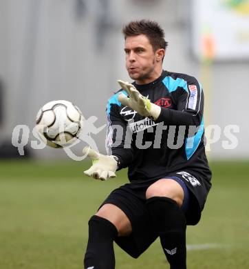 Fussball. Regionalliga.  SK Austria Klagenfurt gegen Pasching. Hans Peter Berger (Pasching). Klagenfurt, 11.3.2012. 
Foto: Kuess

---
pressefotos, pressefotografie, kuess, qs, qspictures, sport, bild, bilder, bilddatenbank