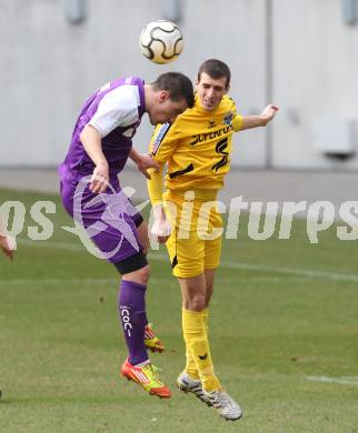 Fussball. Regionalliga.  SK Austria Klagenfurt gegen Pasching. Sandro Gotal,  (Klagenfurt), Marco Perchtold (Pasching). Klagenfurt, 11.3.2012. 
Foto: Kuess

---
pressefotos, pressefotografie, kuess, qs, qspictures, sport, bild, bilder, bilddatenbank