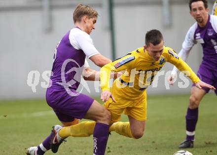 Fussball. Regionalliga.  SK Austria Klagenfurt gegen Pasching. Peter Pucker,  (Klagenfurt), Kevin Hinterberger (Pasching). Klagenfurt, 11.3.2012. 
Foto: Kuess

---
pressefotos, pressefotografie, kuess, qs, qspictures, sport, bild, bilder, bilddatenbank