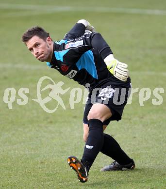 Fussball. Regionalliga.  SK Austria Klagenfurt gegen Pasching. Hans Peter Berger (Pasching). Klagenfurt, 11.3.2012. 
Foto: Kuess

---
pressefotos, pressefotografie, kuess, qs, qspictures, sport, bild, bilder, bilddatenbank