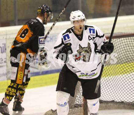Eishockey. CHL. Carinthian Hockey League. Tarco Woelfe gegen Velden.
Torjubel Christoph Ibounig (Tarco). Klagenfurt, am 10.3.2012.
Foto: Kuess
---
pressefotos, pressefotografie, kuess, qs, qspictures, sport, bild, bilder, bilddatenbank