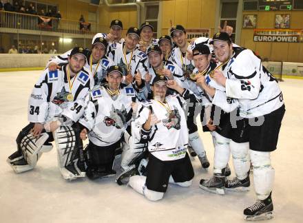 Eishockey. CHL. Carinthian Hockey League. Tarco Woelfe gegen Velden.
Meisterjubel Tarco Woelfe.  Klagenfurt, am 10.3.2012.
Foto: Kuess
---
pressefotos, pressefotografie, kuess, qs, qspictures, sport, bild, bilder, bilddatenbank